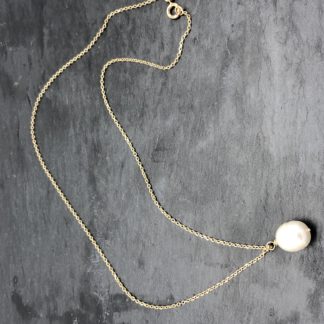 chaine plaqué or et pendentif perle d'eau douce